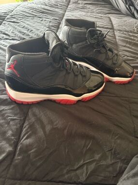 Nike Black and Red High-Top Basketball Sneakers